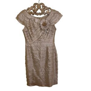London Times Petites Tier Cap Shimmery Gold Cocktail Sheath Dress Size 6P